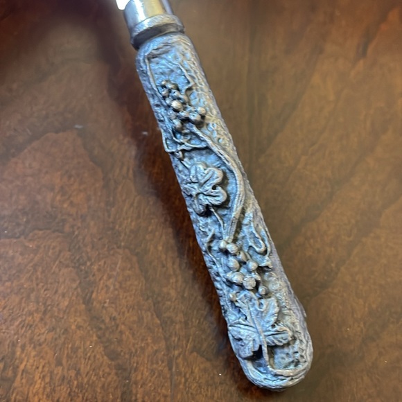 Pewter Handle Grape design Cheese Knife spreader & server - Picture 3 of 5